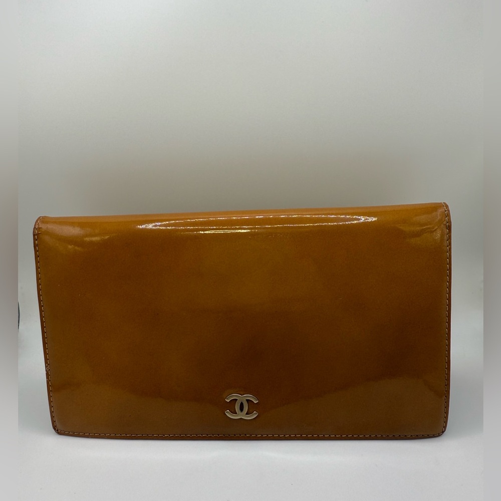 CHANEL CC Logo Enamel Brown Wallet
